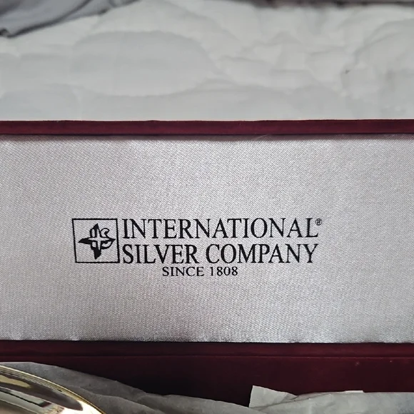 International Silver Company Elegant Silver Serving Spoon - Picture 2 of 9